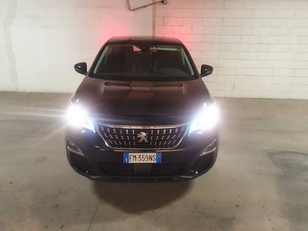 PEUGEOT 3008 BlueHDI 120 EAT6 SS Business Sport utility vehicle 5-door