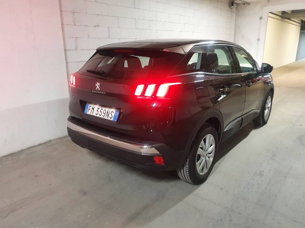 PEUGEOT 3008 BlueHDI 120 EAT6 SS Business Sport utility vehicle 5-door