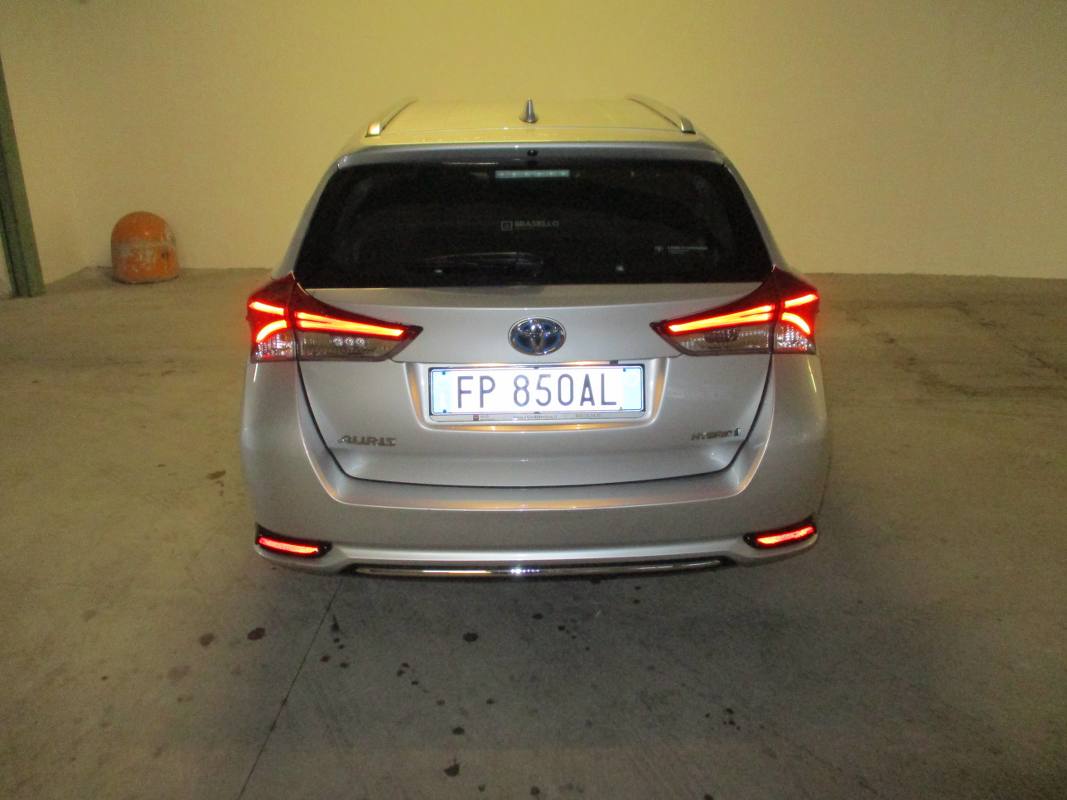 TOYOTA AURIS Touring Sports Hybrid Business SW 5-door