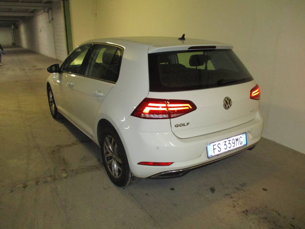 VOLKSWAGEN GOLF 1.6 TDI Business BMT Hatchback 5-door (Euro 6)