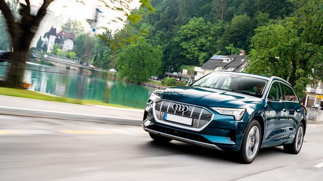 AUDI e-tron 55 quattro Business Fast